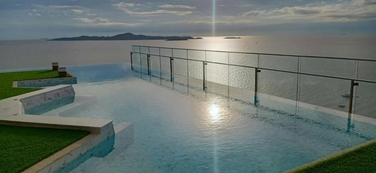 The Andromeda Condominium Seaview Pattaya Buitenkant foto