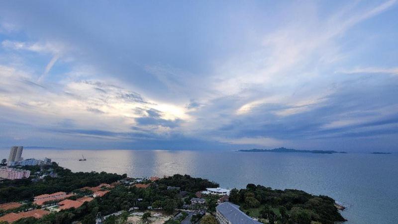 The Andromeda Condominium Seaview Pattaya Buitenkant foto