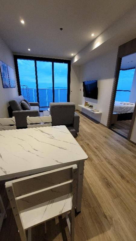 The Andromeda Condominium Seaview Pattaya Kamer foto