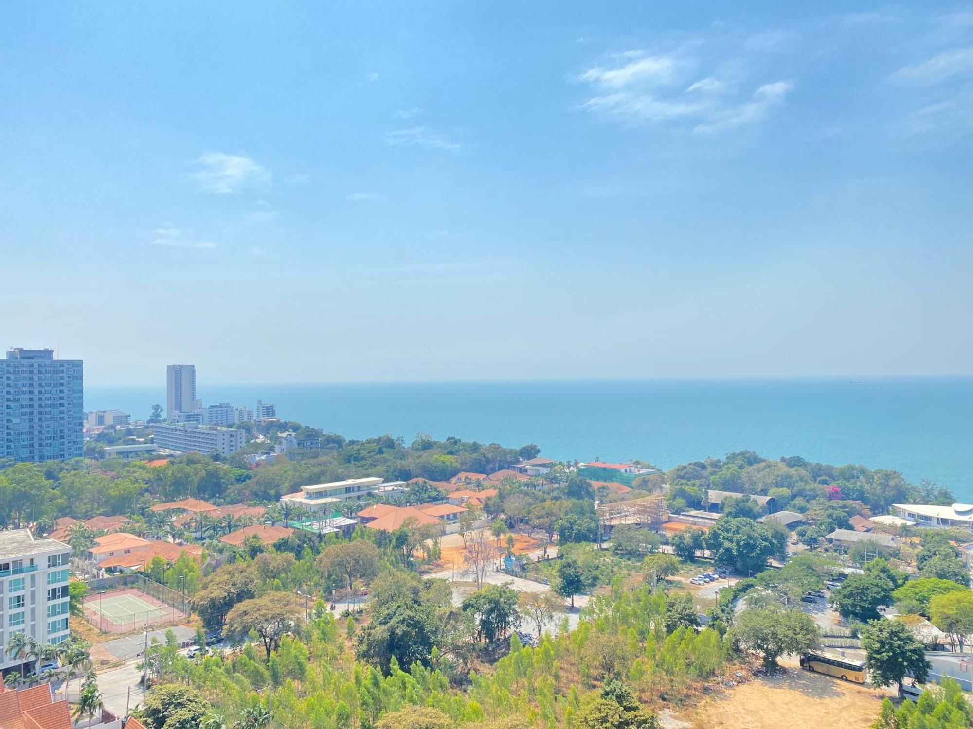 The Andromeda Condominium Seaview Pattaya Buitenkant foto